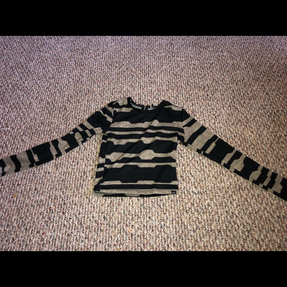 Women’s Long Sleeve Black and Tan Crop Top